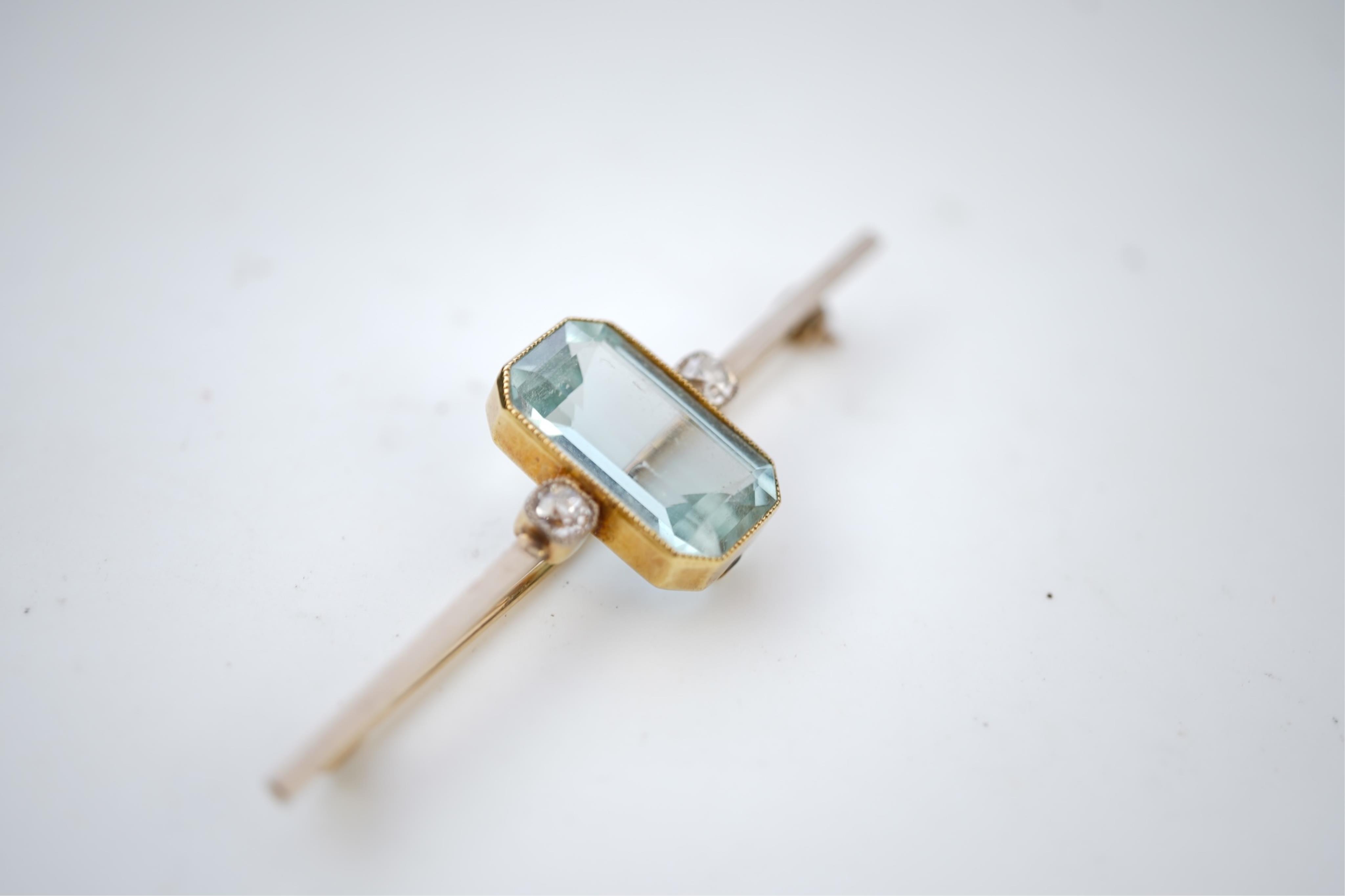 An aquamarine bar brooch, circa 1920